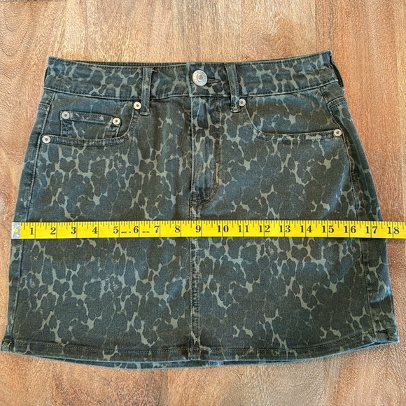 AMERICAN EAGLE • HI-RISE MINI • Size 4 - Picture 11 of 13
